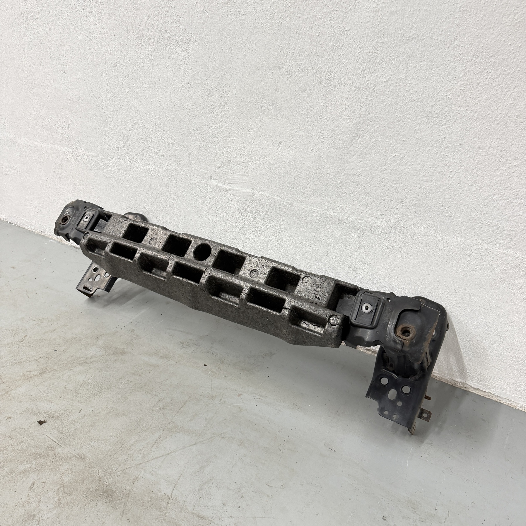 Traviesa paragolpes delantero Porsche Cayenne 2010-2018 - Foto 2 Traviesa paragolpes delantero Porsche Cayenne 2010-2018 - Imagen 2
