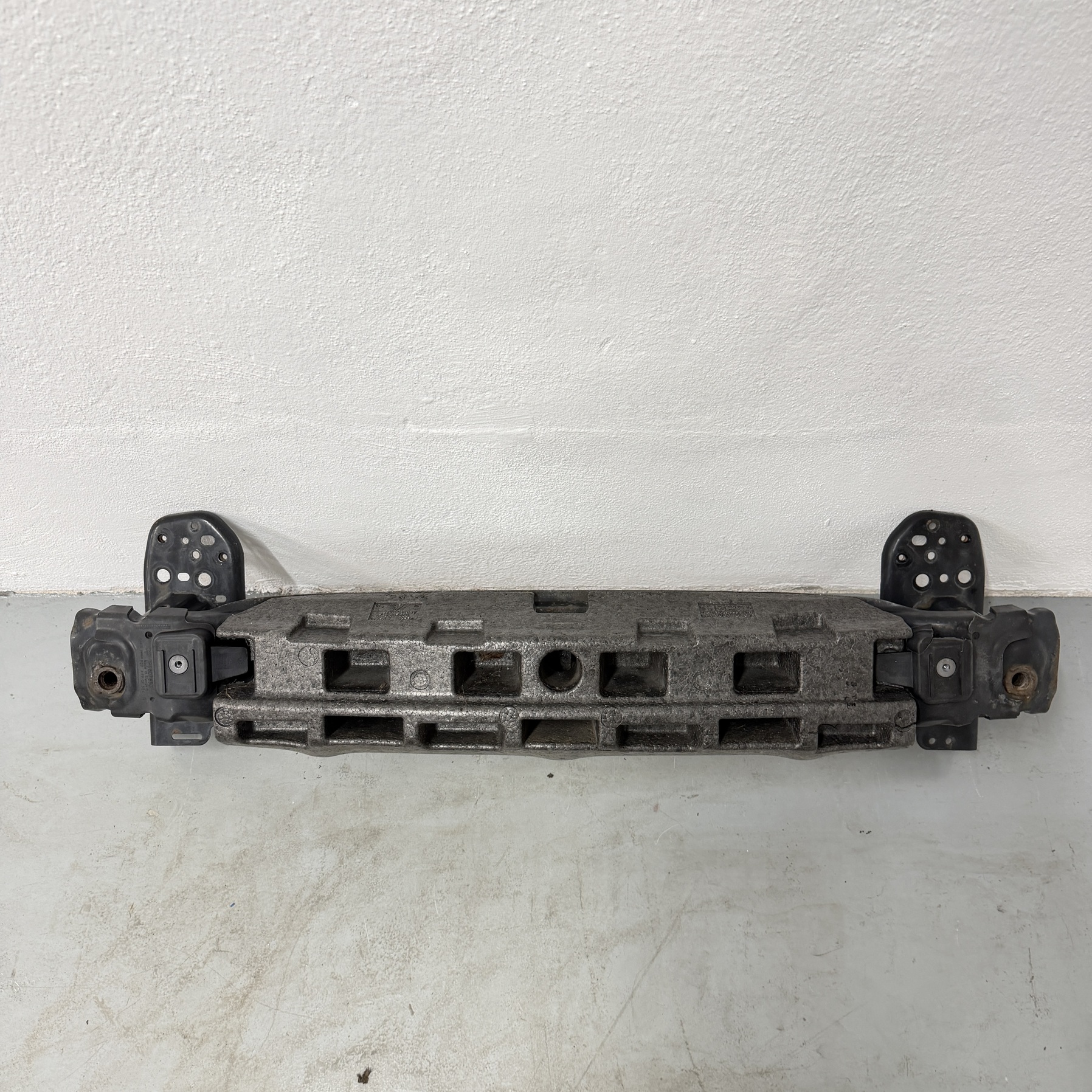Traviesa paragolpes delantero Porsche Cayenne 2010-2018 - Foto 4 Traviesa paragolpes delantero Porsche Cayenne 2010-2018 - Imagen 4