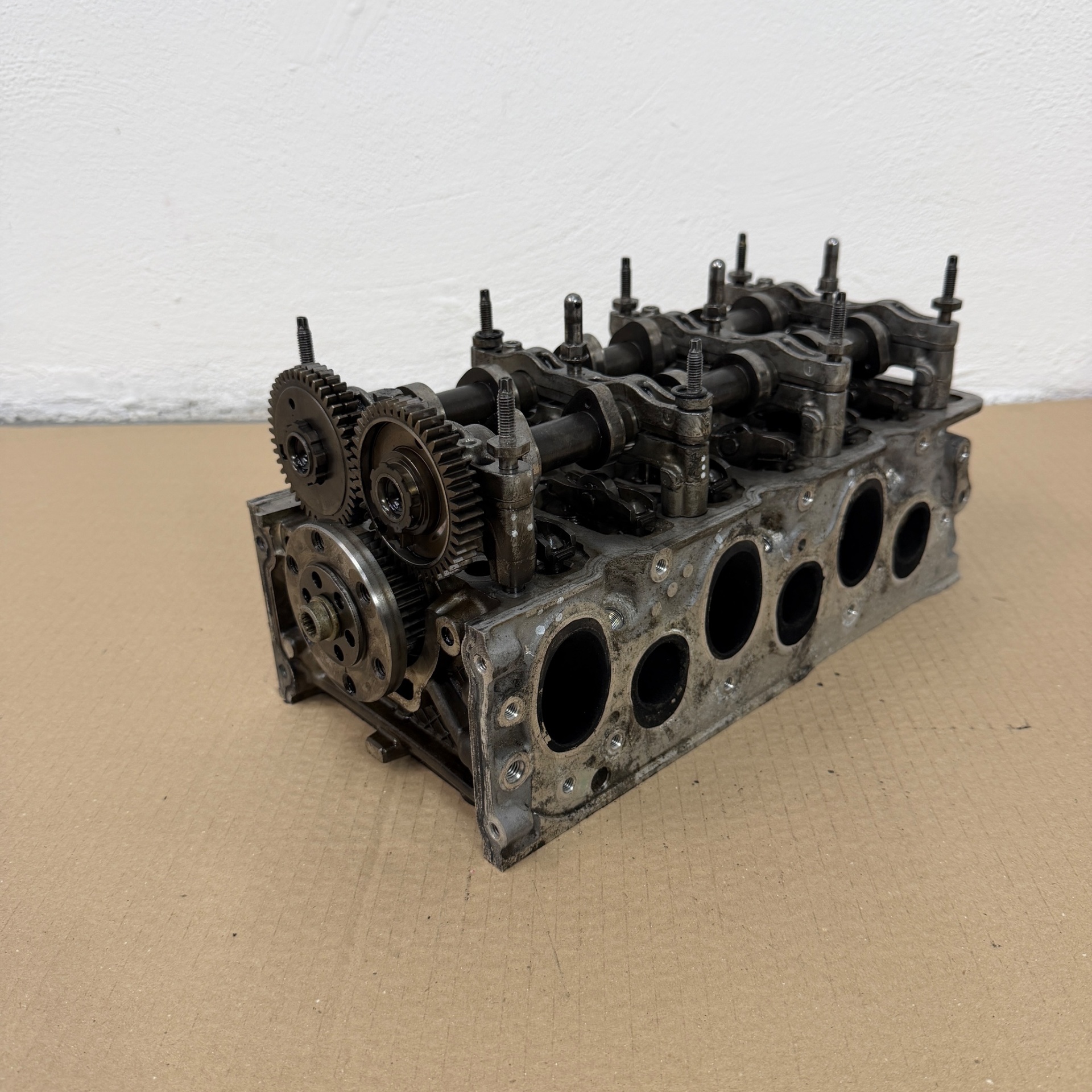 Culata izquierda Audi A6 3.0 TDI 059103063KM - Foto 1 26042308333 culata izquierda audi a6 3 0 tdi 059103063km #1 - SKU: 26042308333