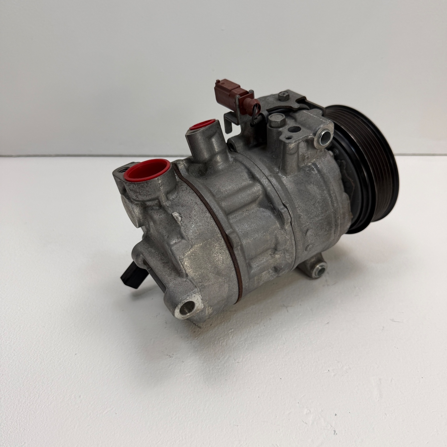 Compresor aire acondicionado Audi A6 2.0 TDI 4G0260805AC - Foto 5 Compresor aire acondicionado Audi A6 2.0 TDI 4G0260805AC - Imagen 5