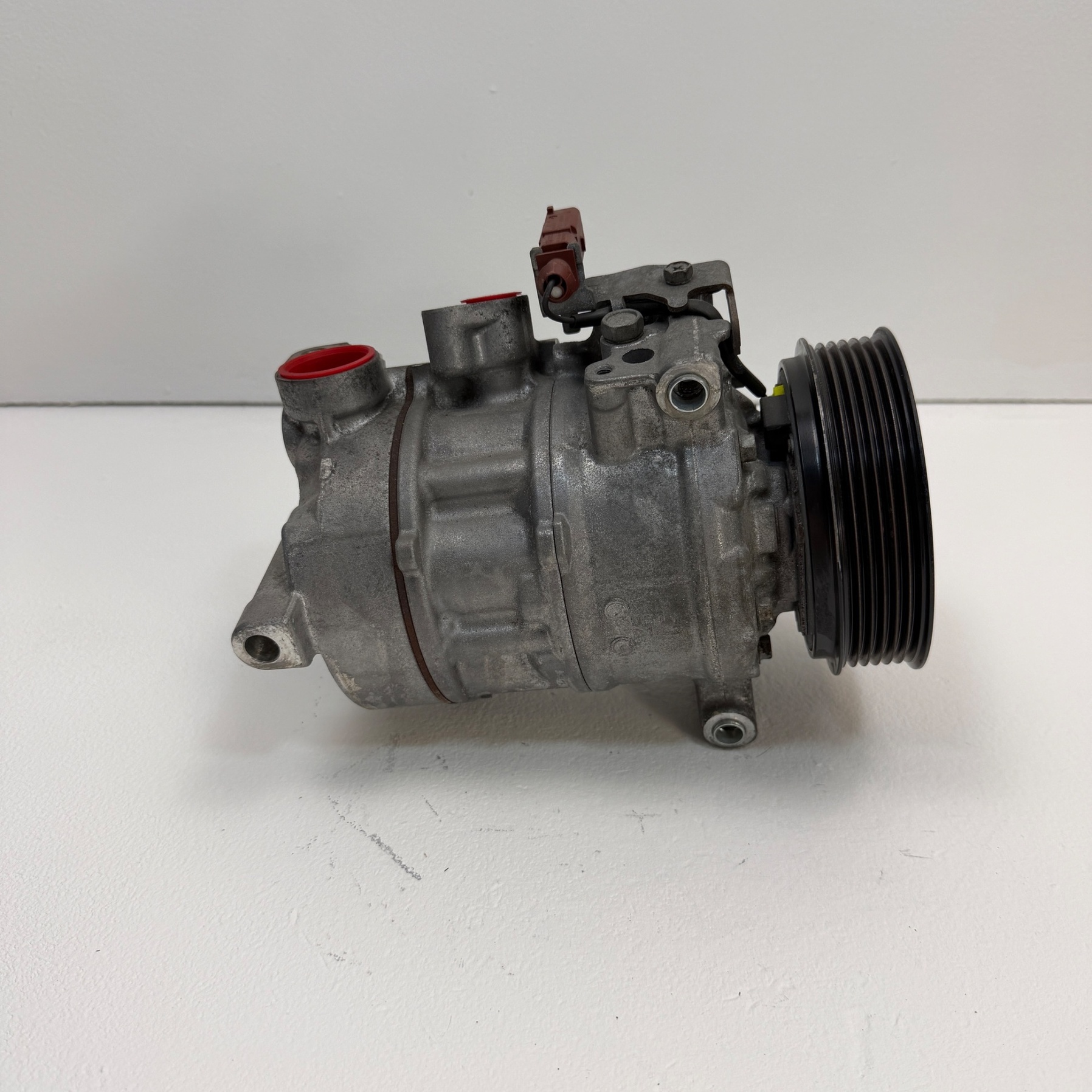 Compresor aire acondicionado Audi A6 2.0 TDI 4G0260805AC - Foto 6 Compresor aire acondicionado Audi A6 2.0 TDI 4G0260805AC - Imagen 6