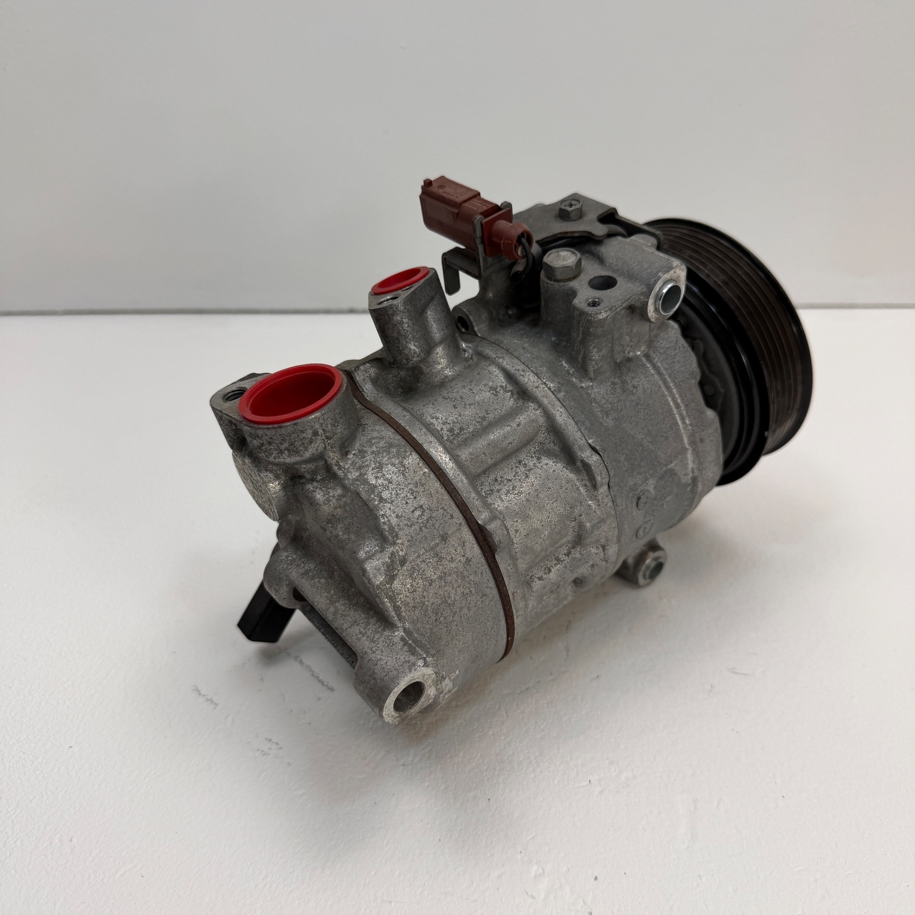 Compresor aire acondicionado Audi A6 2.0 TDI 4G0260805Q - Foto 5 Compresor aire acondicionado Audi A6 2.0 TDI 4G0260805Q - Imagen 5