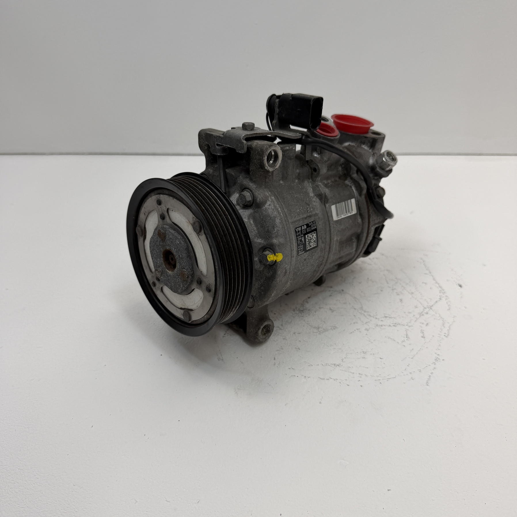 Compresor aire acondicionado Audi A6 3.0 TDI 4M0820803J - Foto 1 Compresor aire acondicionado Audi A6 3.0 TDI 4M0820803J