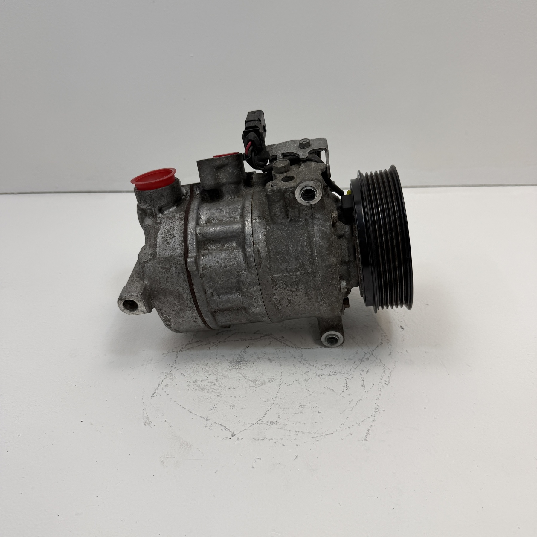 Compresor aire acondicionado Audi A6 3.0 TDI 4M0820803J - Foto 6 Compresor aire acondicionado Audi A6 3.0 TDI 4M0820803J - Imagen 6
