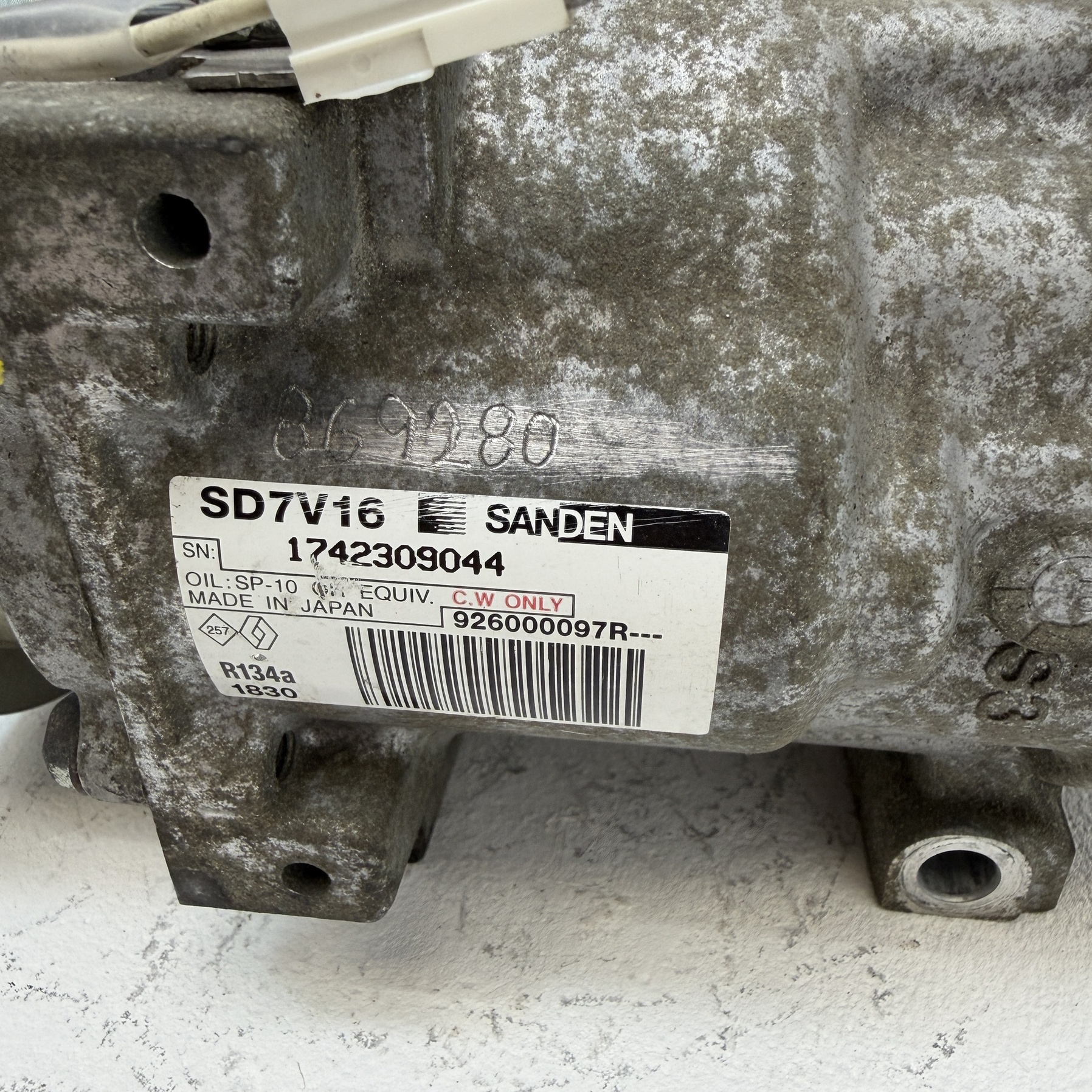 Compresor aire acondicionado Dacia Sandero 1.6 926000097R - Foto 9 Compresor aire acondicionado Dacia Sandero 1.6 926000097R - Imagen 9