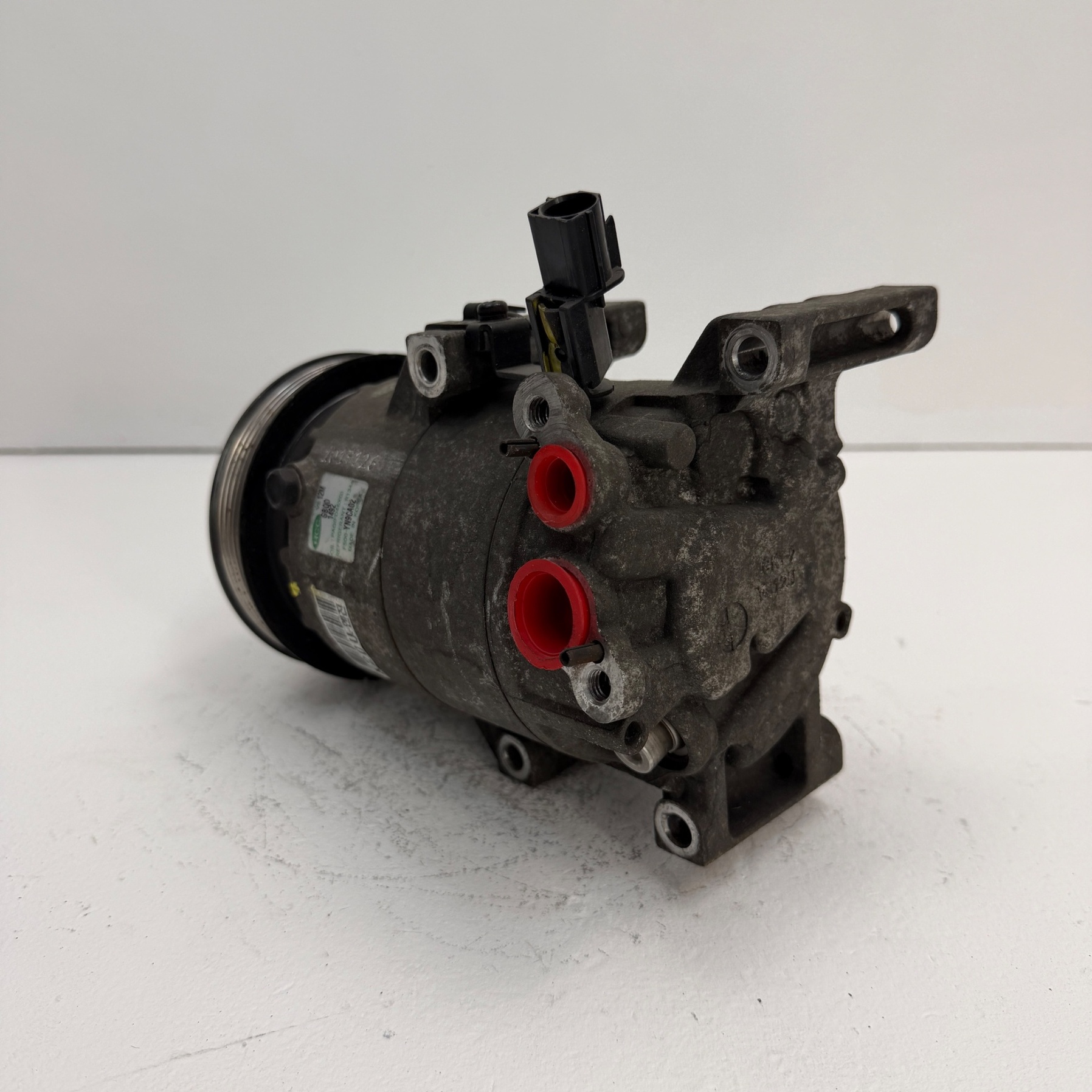 Compresor aire acondicionado Kia Venga 1.4 Crdi F500YN9CA - Foto 3 Compresor aire acondicionado Kia Venga 1.4 Crdi F500YN9CA - Imagen 3