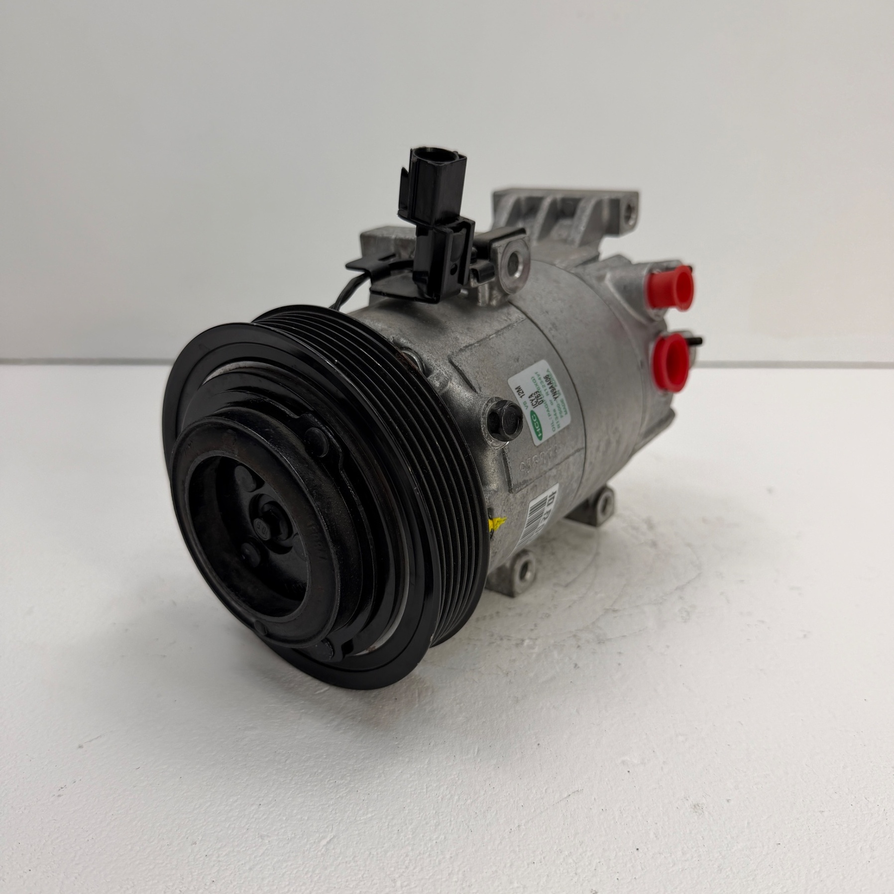 Compresor aire acondicionado Kia Venga 1.4 F500YN9AA - Foto 1 Compresor aire acondicionado Kia Venga 1.4 F500YN9AA