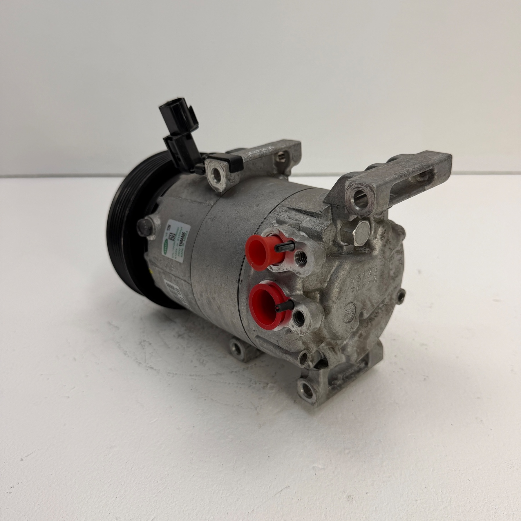 Compresor aire acondicionado Kia Venga 1.4 F500YN9AA - Foto 3 Compresor aire acondicionado Kia Venga 1.4 F500YN9AA - Imagen 3
