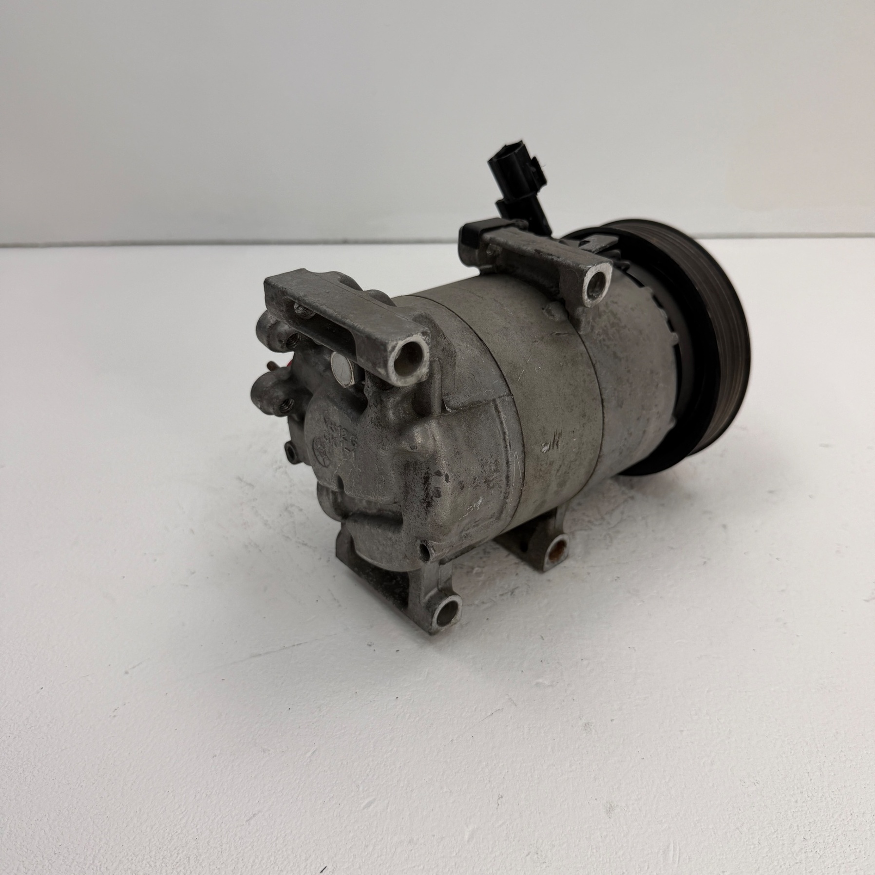 Compresor aire acondicionado Kia Venga 1.6 Cvvt F500FG8AA - Foto 5 Compresor aire acondicionado Kia Venga 1.6 Cvvt F500FG8AA - Imagen 5