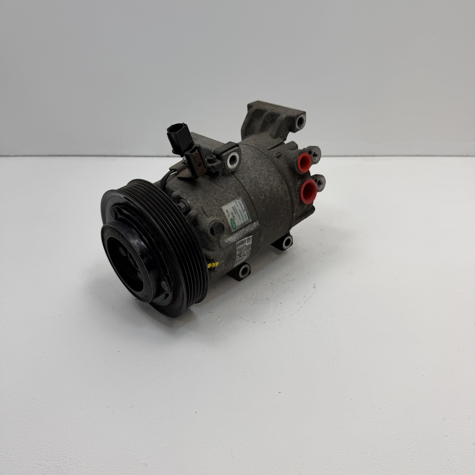 Compresor aire acondicionado Kia Venga 1.6 F500YN9AA - Foto 1 Compresor aire acondicionado Kia Venga 1.6 F500YN9AA
