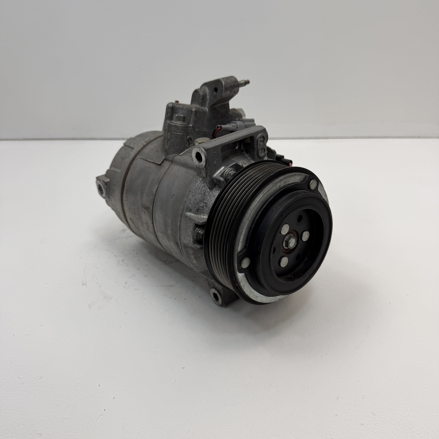 Compresor aire acondicionado Nissan 370Z 926001CB0A - Foto 7 Compresor aire acondicionado Nissan 370Z 926001CB0A - Imagen 7