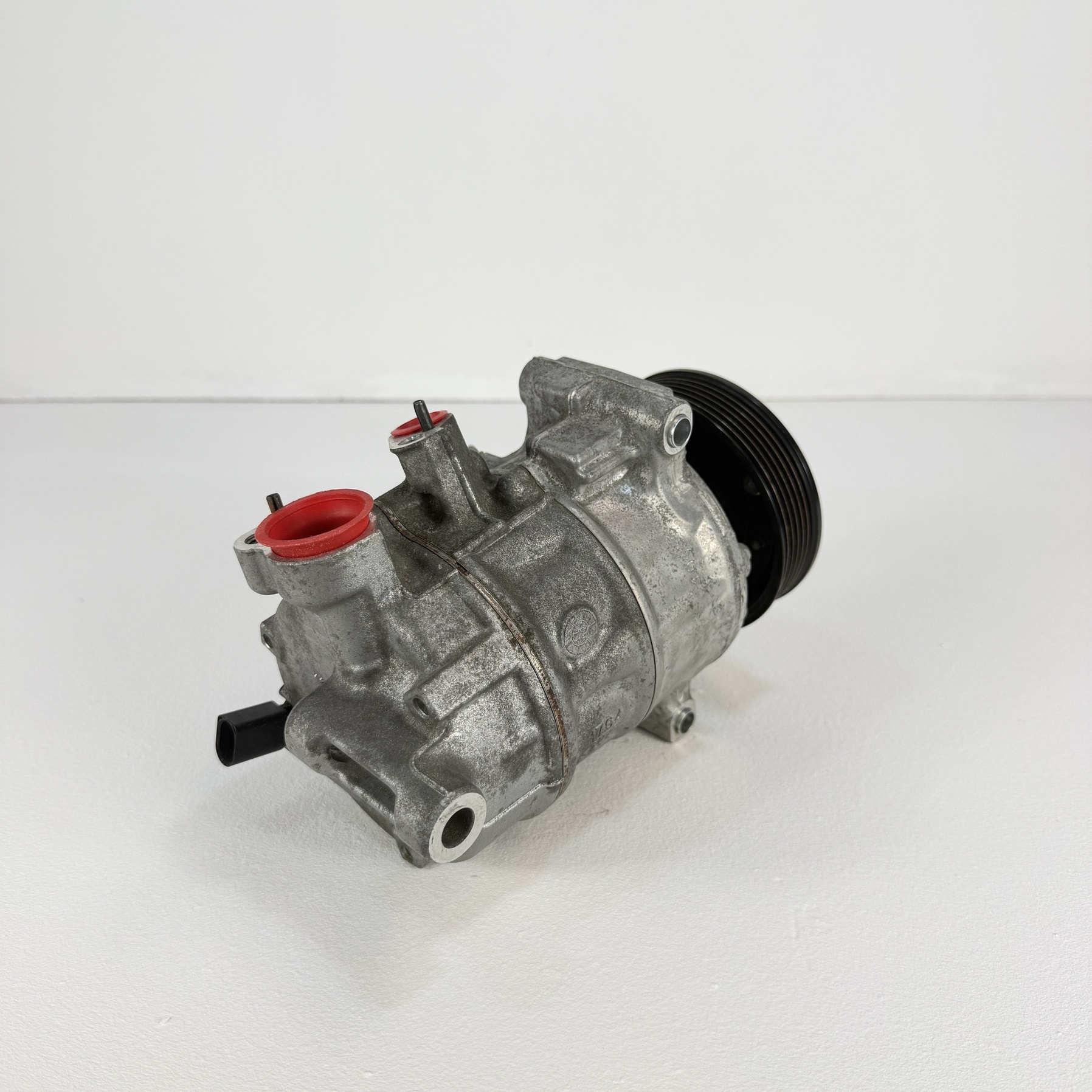 Compresor aire acondicionado Seat Arona 1.0 TSI 5Q0816803F - Foto 5 Compresor aire acondicionado Seat Arona 1.0 TSI 5Q0816803F - Imagen 5