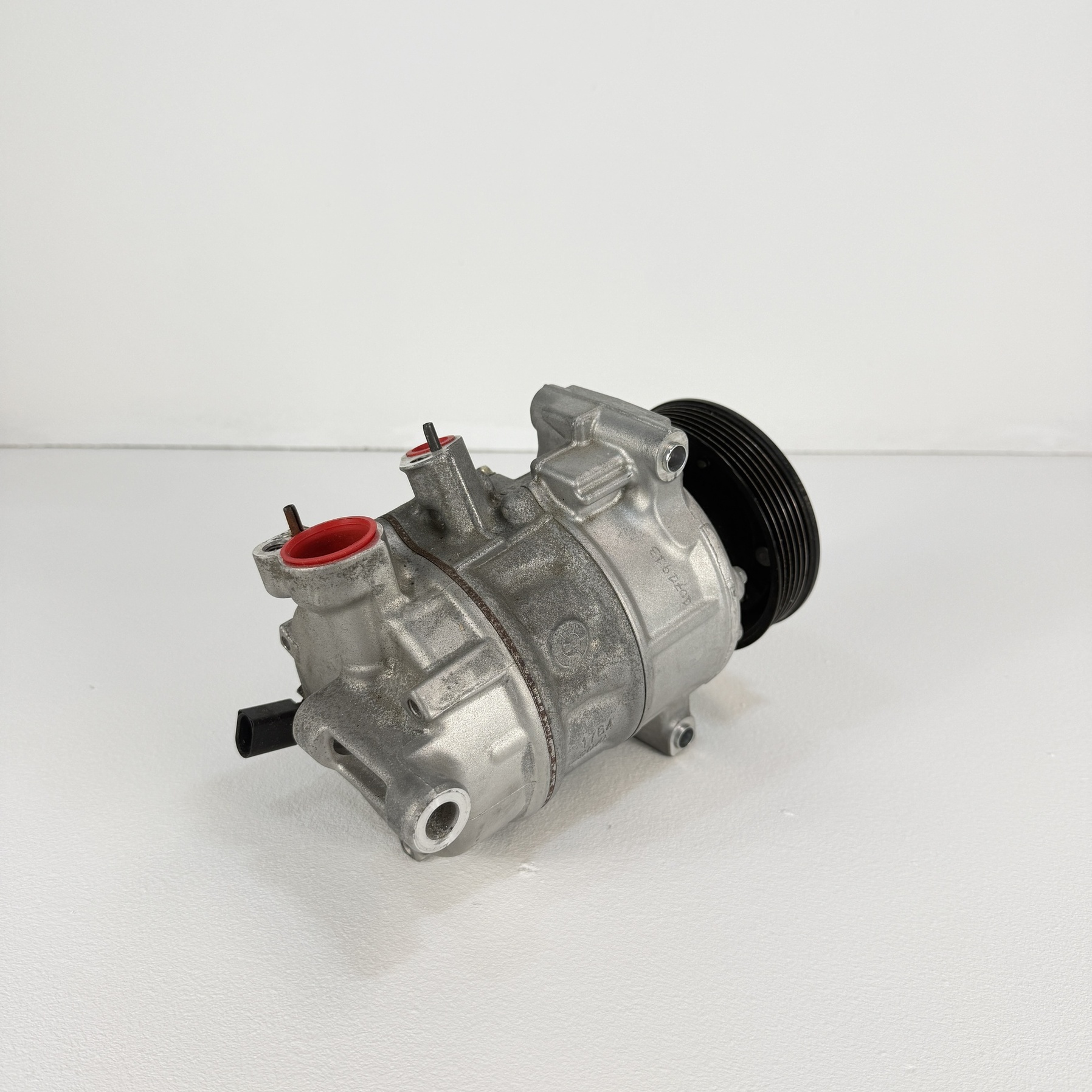 Compresor aire acondicionado Seat Ibiza 1.2 TSI 5Q0816803F - Foto 5 Compresor aire acondicionado Seat Ibiza 1.2 TSI 5Q0816803F - Imagen 5