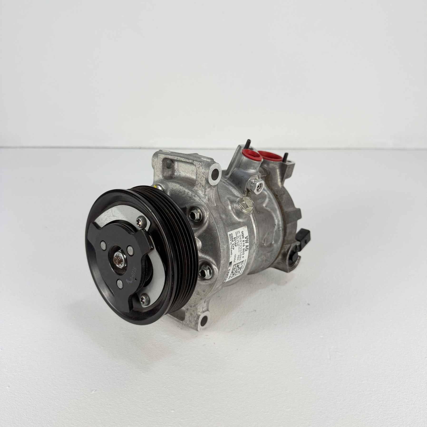 Compresor aire acondicionado Skoda Fabia 1.0 TSI 5Q0816803F - Foto 1 Compresor aire acondicionado Skoda Fabia 1.0 TSI 5Q0816803F