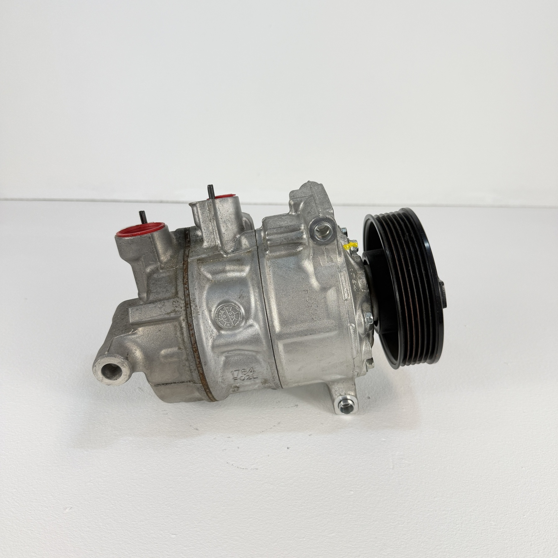 Compresor aire acondicionado Skoda Fabia 1.0 TSI 5Q0816803F - Foto 5 Compresor aire acondicionado Skoda Fabia 1.0 TSI 5Q0816803F - Imagen 5