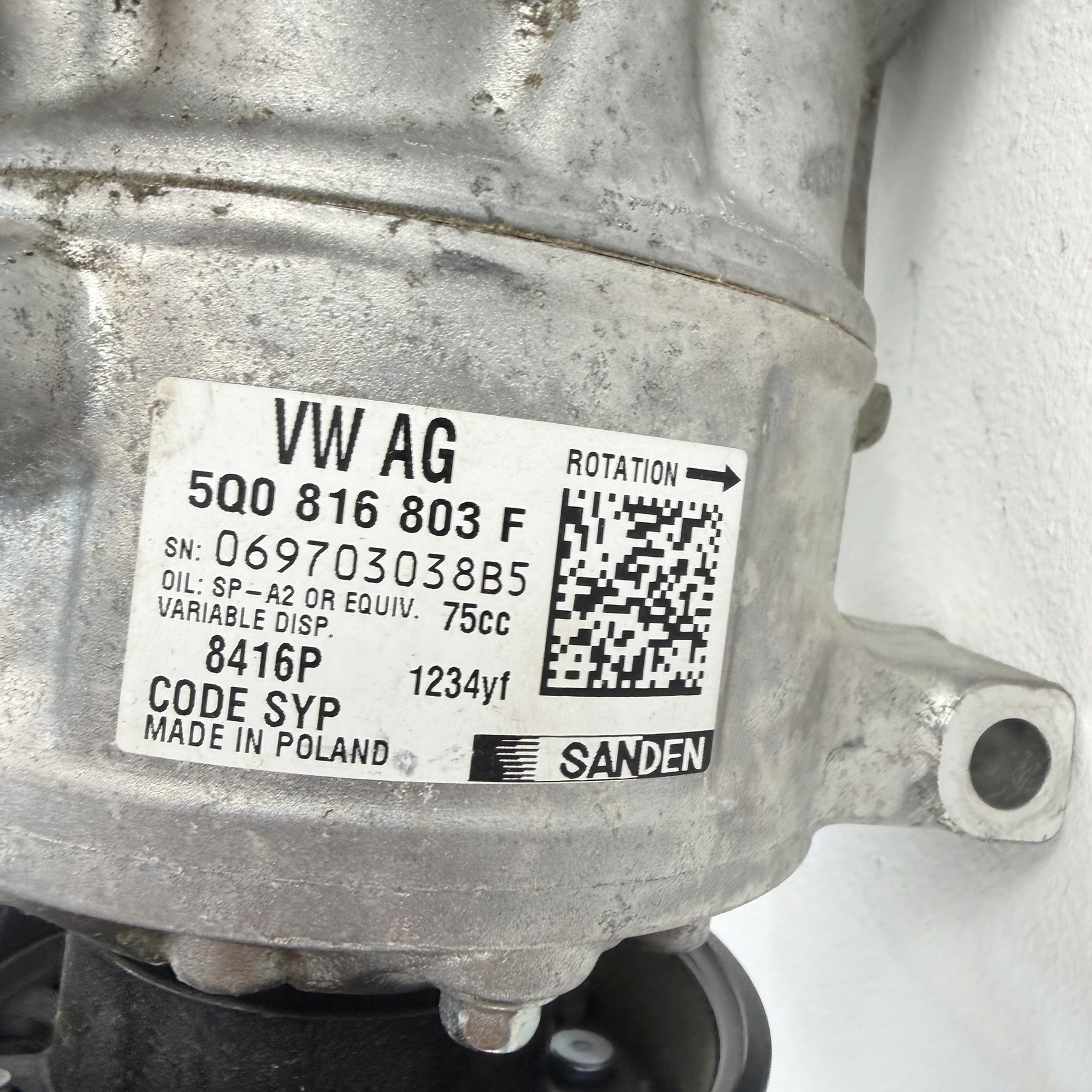 Compresor aire acondicionado Skoda Fabia 1.0 TSI 5Q0816803F - Foto 8 Compresor aire acondicionado Skoda Fabia 1.0 TSI 5Q0816803F - Imagen 8