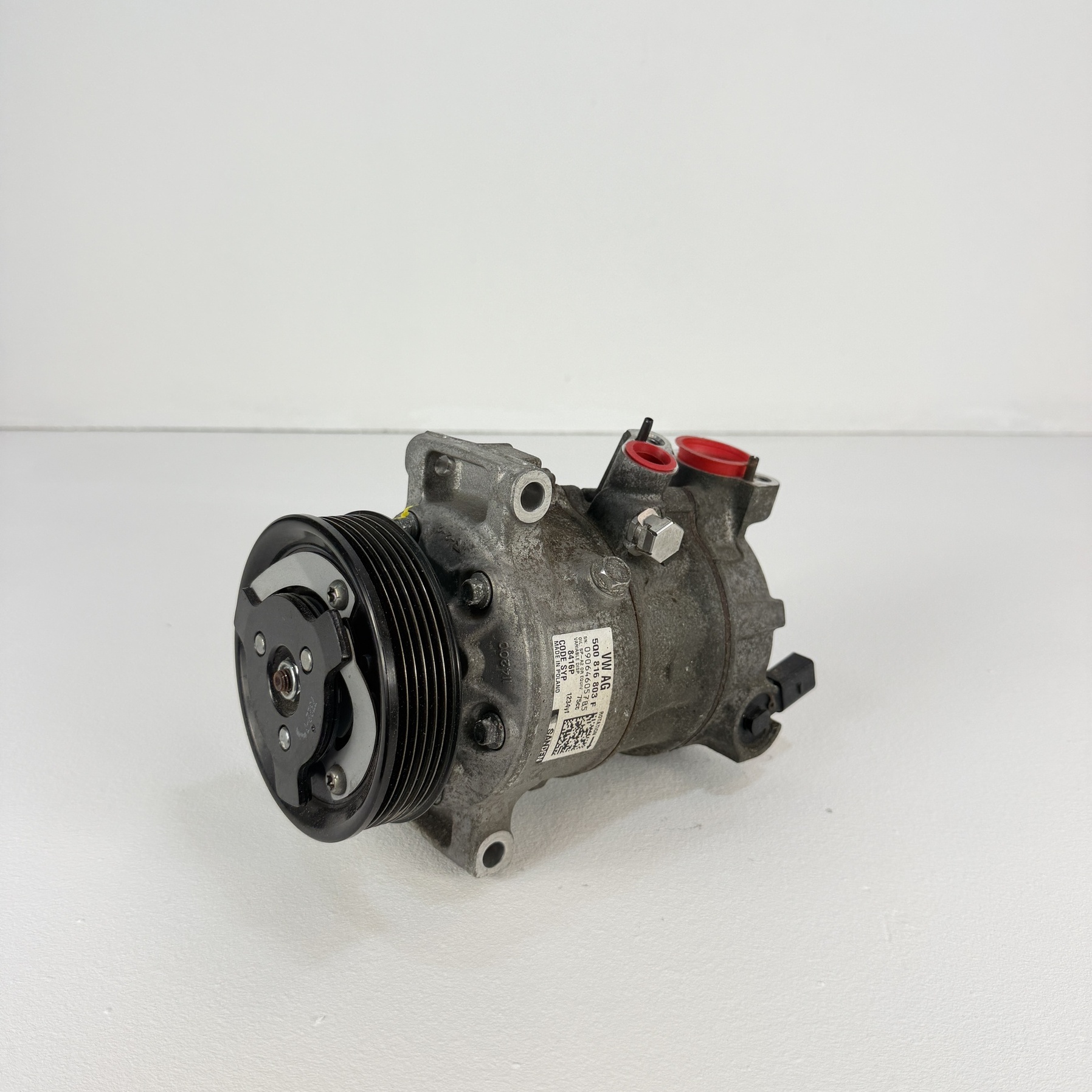Compresor aire acondicionado Skoda Fabia 1.2 TSI 5Q0816803F - Foto 1 Compresor aire acondicionado Skoda Fabia 1.2 TSI 5Q0816803F