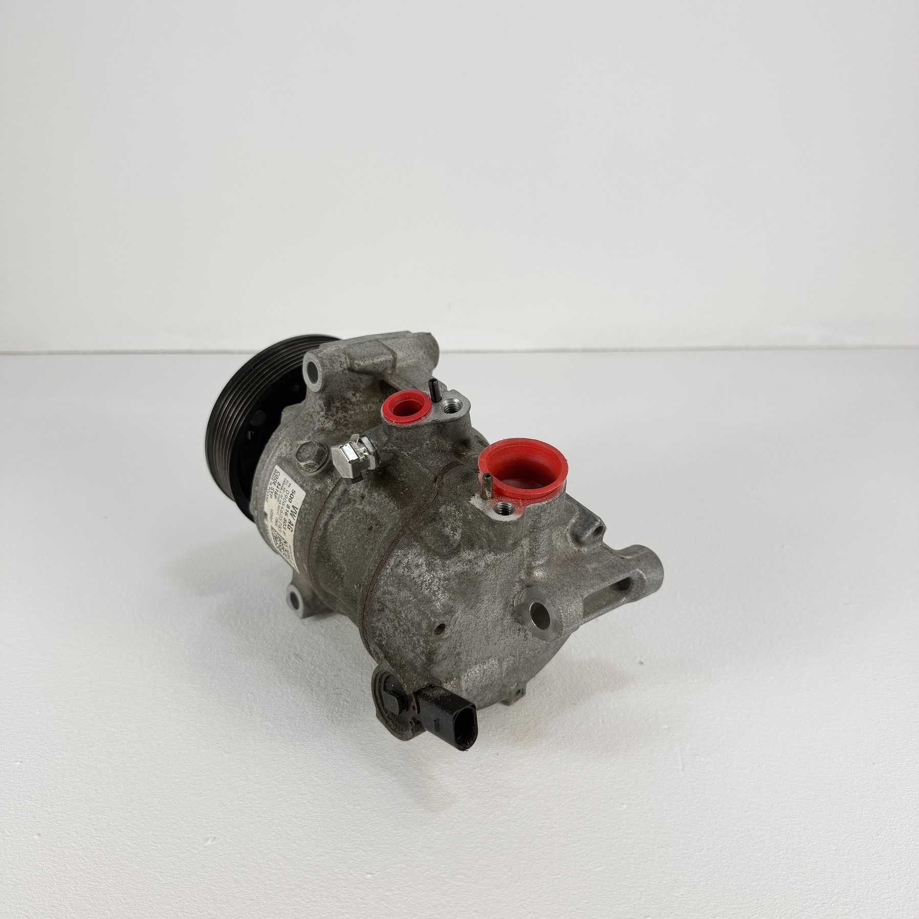 Compresor aire acondicionado Skoda Fabia 1.2 TSI 5Q0816803F - Foto 3 Compresor aire acondicionado Skoda Fabia 1.2 TSI 5Q0816803F - Imagen 3
