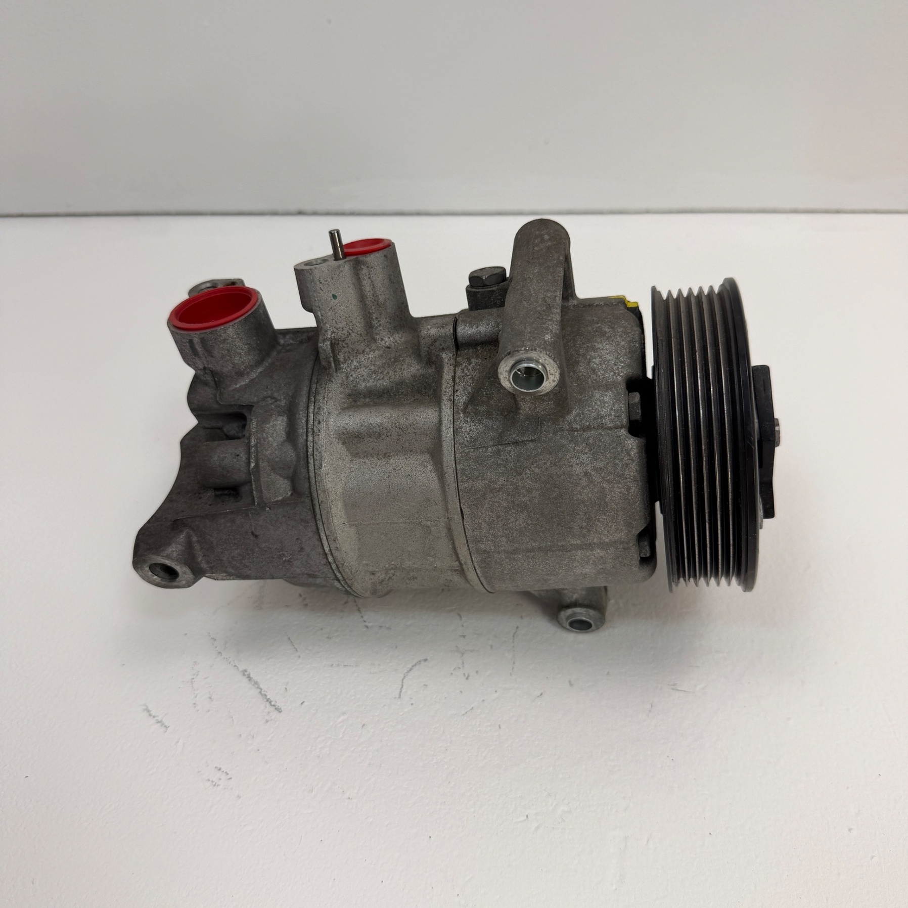 Compresor aire acondicionado Skoda Fabia 1.4 TDI 5Q0820803J - Foto 6 Compresor aire acondicionado Skoda Fabia 1.4 TDI 5Q0820803J - Imagen 6