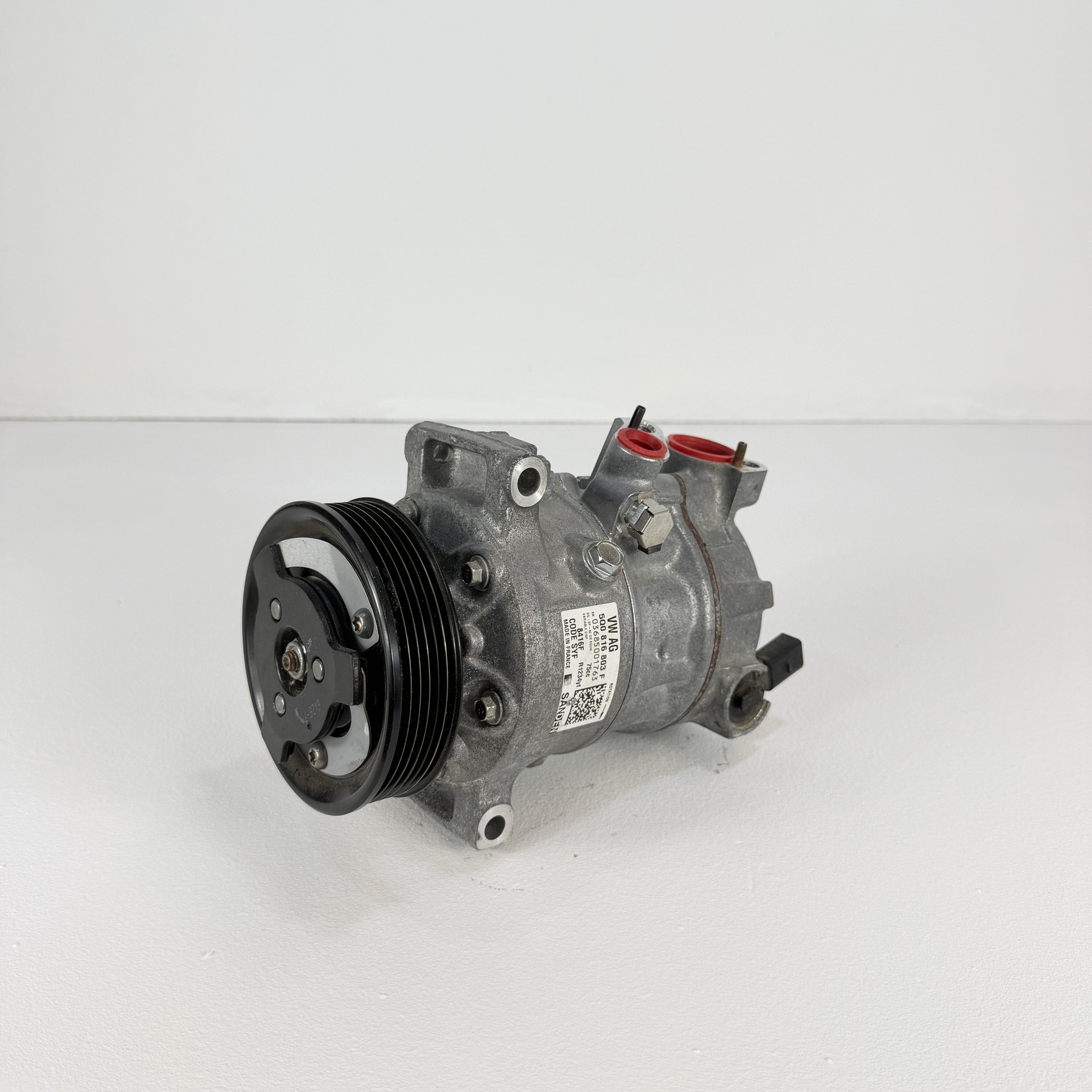 Compresor aire acondicionado Skoda Octavia 1.0 TSI 5Q0816803F - Foto 1 Compresor aire acondicionado Skoda Octavia 1.0 TSI 5Q0816803F