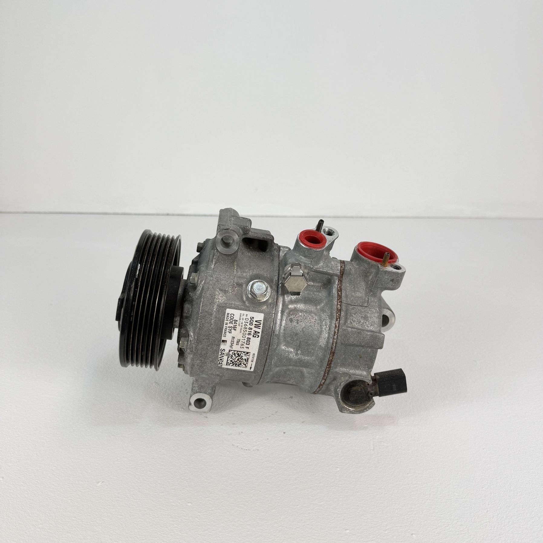Compresor aire acondicionado Skoda Octavia 1.0 TSI 5Q0816803F - Foto 2 Compresor aire acondicionado Skoda Octavia 1.0 TSI 5Q0816803F - Imagen 2