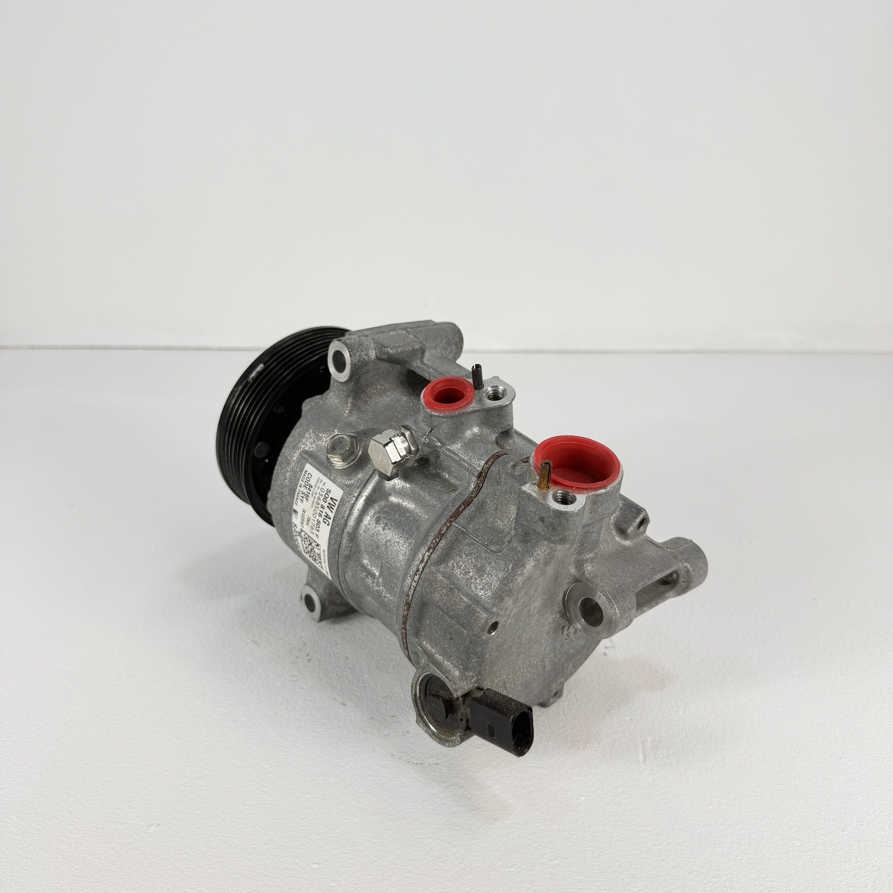 Compresor aire acondicionado Skoda Octavia 1.0 TSI 5Q0816803F - Foto 3 Compresor aire acondicionado Skoda Octavia 1.0 TSI 5Q0816803F - Imagen 3