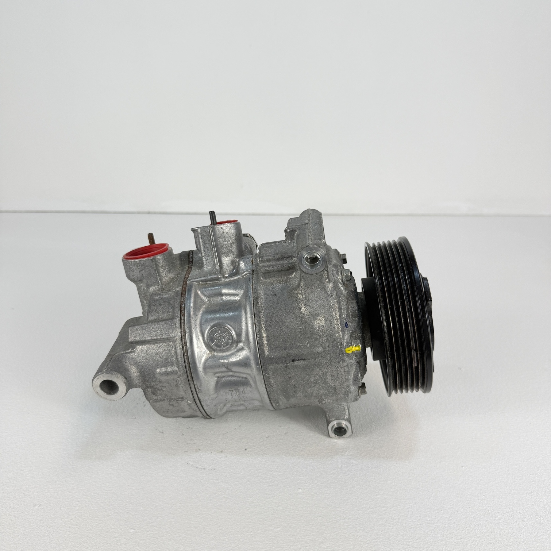 Compresor aire acondicionado Skoda Octavia 1.0 TSI 5Q0816803F - Foto 6 Compresor aire acondicionado Skoda Octavia 1.0 TSI 5Q0816803F - Imagen 6