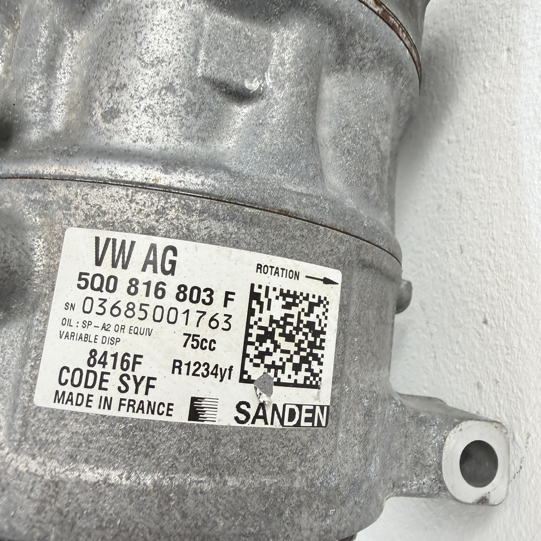 Compresor aire acondicionado Skoda Octavia 1.0 TSI 5Q0816803F - Foto 9 Compresor aire acondicionado Skoda Octavia 1.0 TSI 5Q0816803F - Imagen 9
