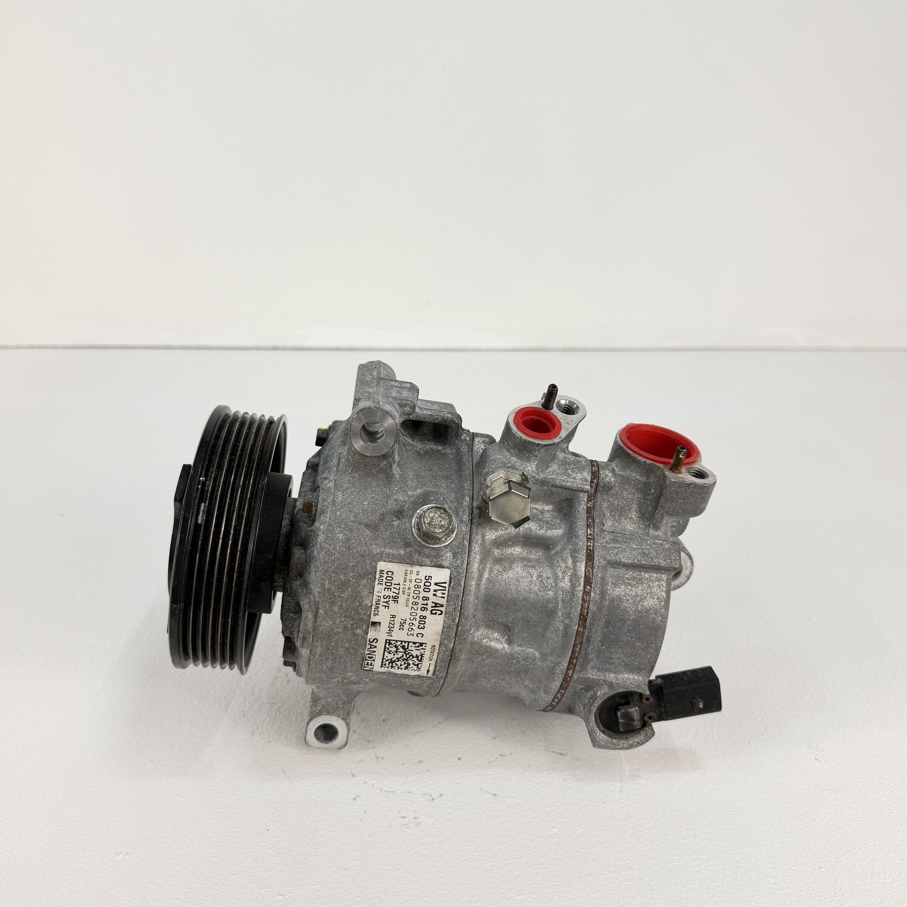 Compresor aire acondicionado VW Golf 1.6 TDI 5Q0816803C - Foto 2 Compresor aire acondicionado VW Golf 1.6 TDI 5Q0816803C - Imagen 2
