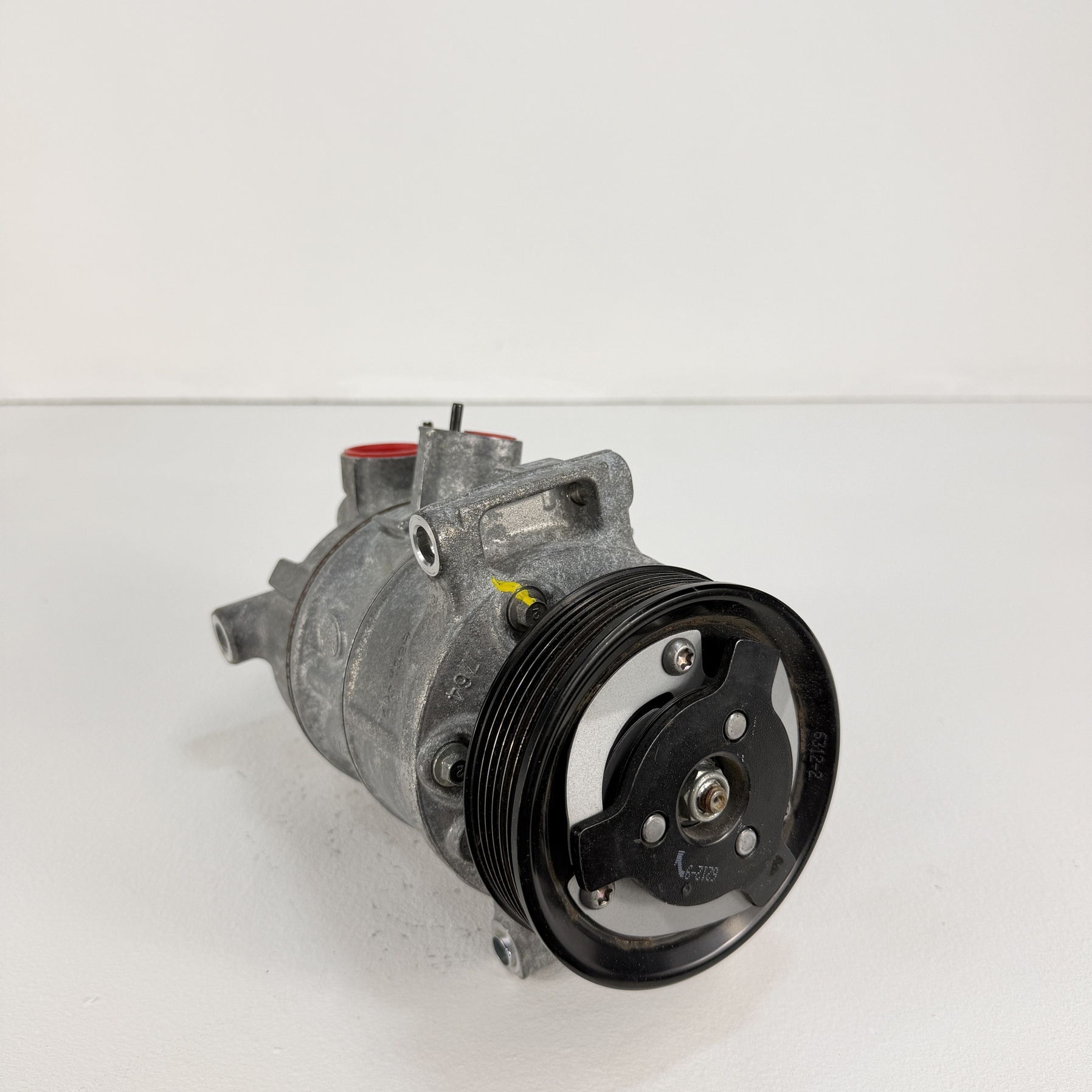 Compresor aire acondicionado VW Golf 1.6 TDI 5Q0816803C - Foto 7 Compresor aire acondicionado VW Golf 1.6 TDI 5Q0816803C - Imagen 7