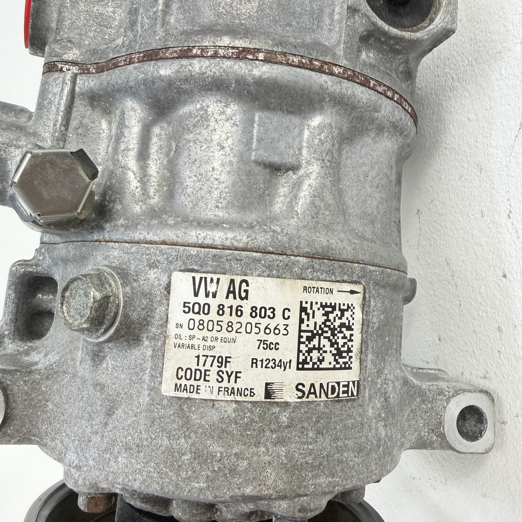 Compresor aire acondicionado VW Golf 1.6 TDI 5Q0816803C - Foto 9 Compresor aire acondicionado VW Golf 1.6 TDI 5Q0816803C - Imagen 9