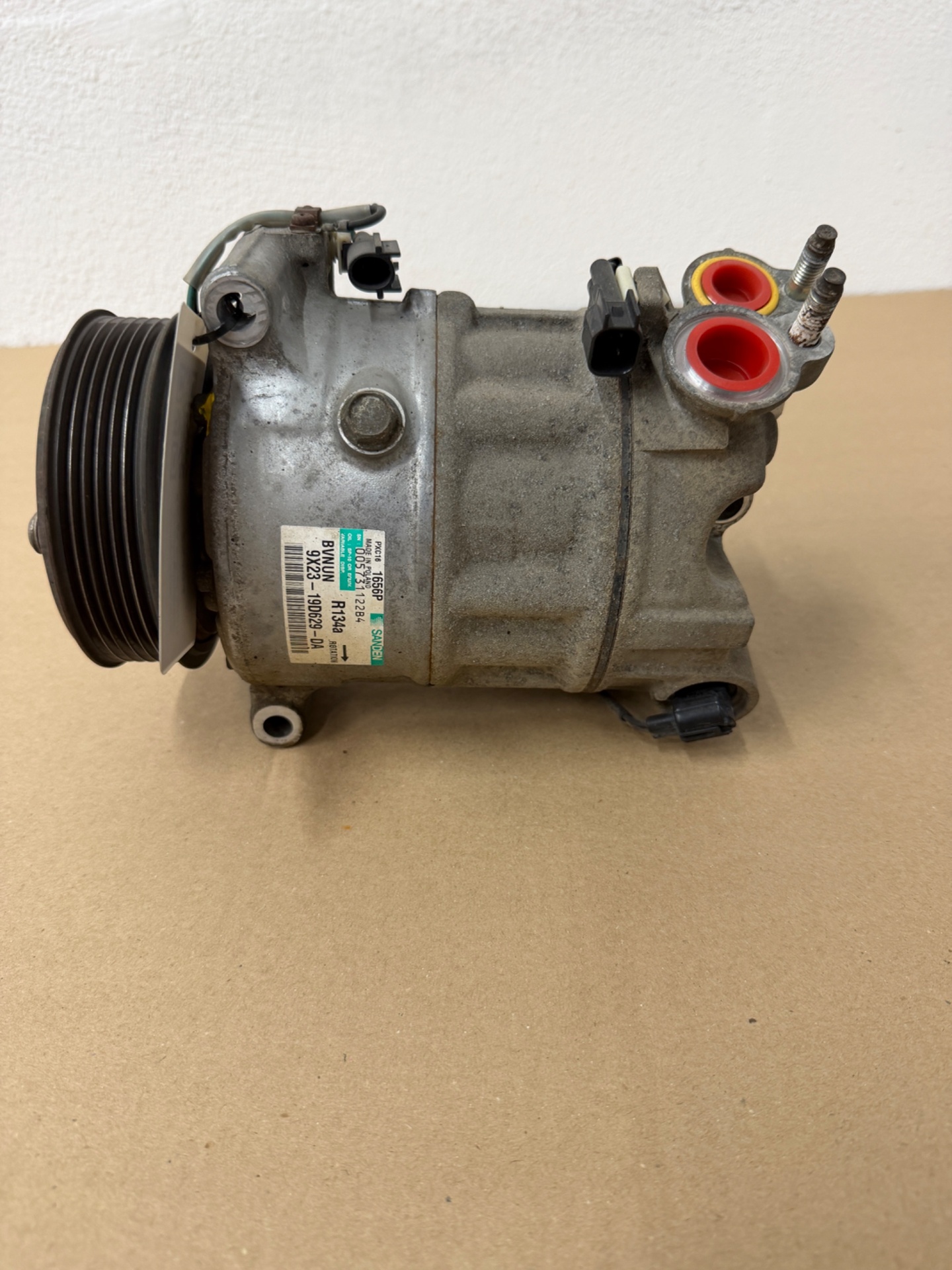 Compresor del aire acondicionado Land Rover Range Rover Sport 3.0 TDV6 9X2319D629DA - Foto 2 26093012206 compresor del aire acondicionado land rover range rover sport 3 0 tdv6 9x2319d629da #2 - SKU: 26093012206